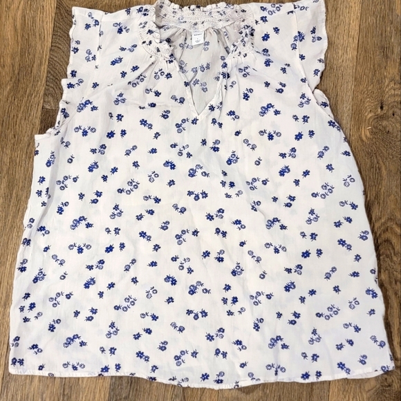 Old Navy blue flower ruffle top - Picture 1 of 5